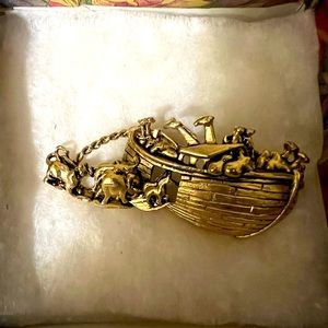 VINTAGE Women’s Broach; Noah’s Ark Design